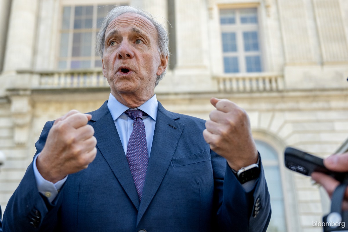 Billionaire ray dalio sees once a lifetime collapse in economic